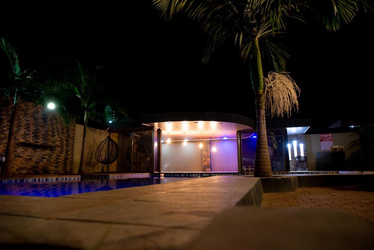 Emc Fully Furnished &Serviced Villas 4 Bedroom With Solar Power , Private Pool, Starlink Wifi ,Aircons & Dstv Lusaka Zewnętrze zdjęcie